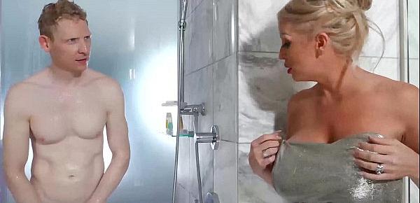  PORNSTARPLATINUM MILF Alura Jenson Creampied In The Shower